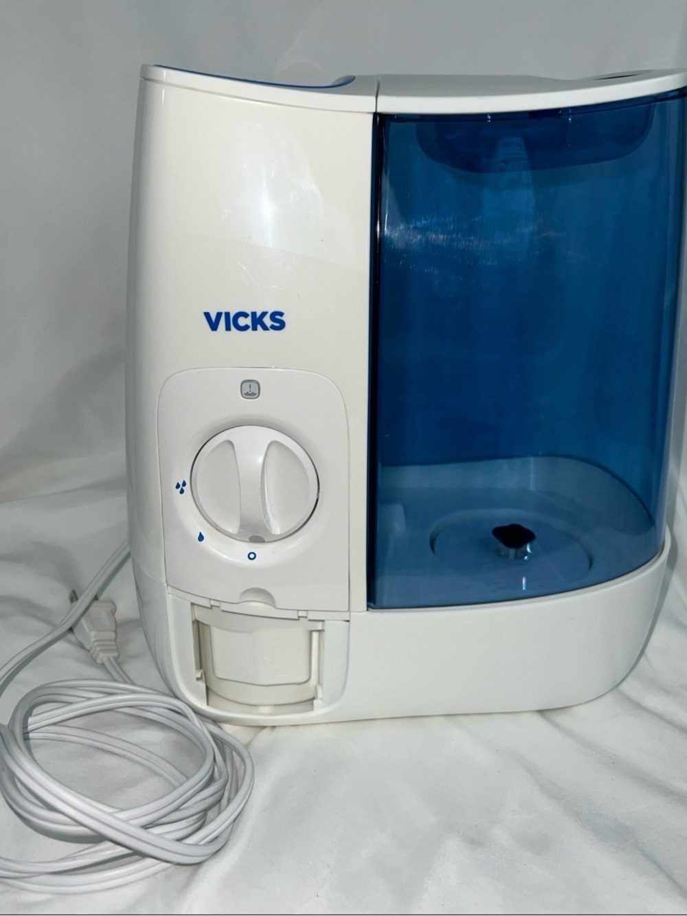 Vicks Warm Mist Humidifier, Blue & White, 1 Gallon, #VWM845, Tested Working